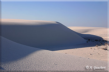 Hoch aufgetürmte Sanddüne